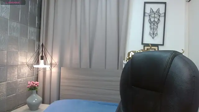 JDWhite18 online show from April 15, 3:24 am