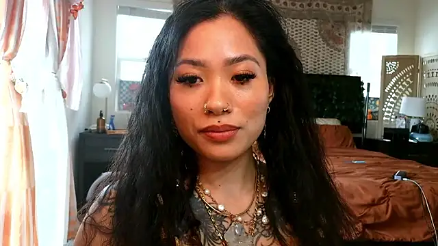 Snapshot of 222goddess444you chatting on February 19, 5:31 pm 222goddess444you online show from February 19, 5:31 pm