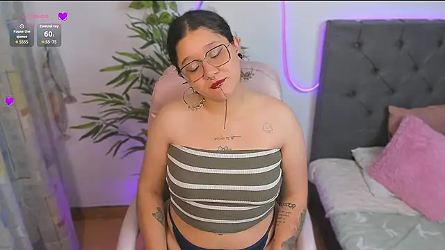 Snapshot of Sylvara_bx chatting on March 3, 12:33 pm Sylvara bx online show from March 3, 12:33 pm