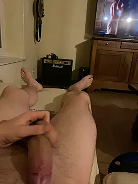 Snapshot of keev09 chatting on February 16, 10:06 pm keev09 online show from February 16, 10:06 pm