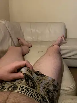 Snapshot of keev09 chatting on February 26, 1:04 am keev09 online show from February 26, 1:04 am