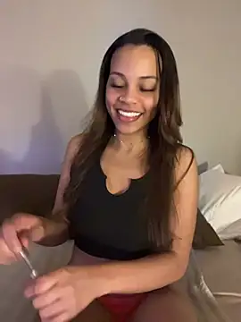 Snapshot of Petite_Baddie chatting on July 21, 3:42 am Petite Baddie online show from July 21, 3:42 am