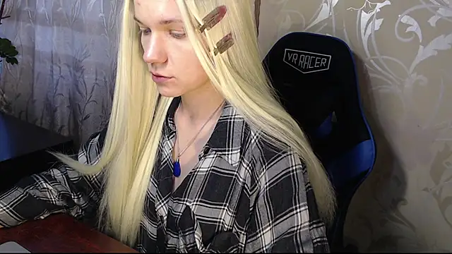 Shiny Victoria online show from March 11, 11:05 am