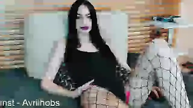 AvrilHobbs online show from June 2, 3:14 pm