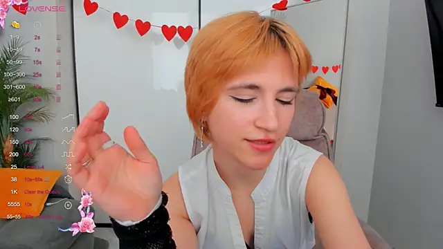 AutumnWhisper online show from April 12, 3:17 pm