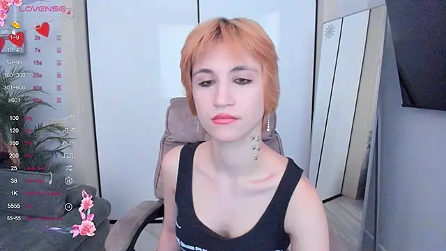 AutumnWhisper online show from April 17, 3:59 pm