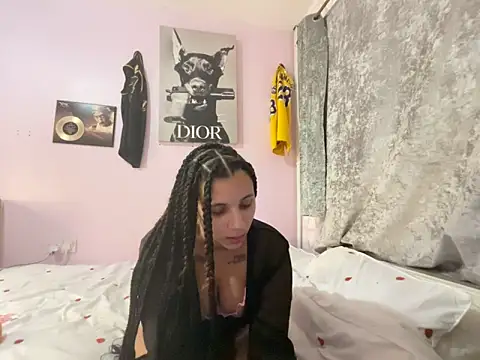 Snapshot of RavenNoirr chatting on February 28, 6:20 pm RavenNoirr online show from February 28, 6:20 pm