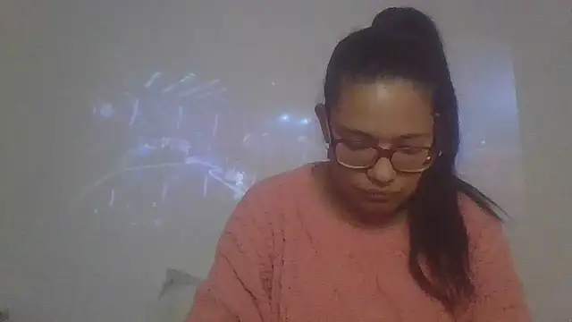 Snapshot of MelOnlyOf chatting on February 7, 6:55 pm MelOnlyOf online show from February 7, 6:55 pm