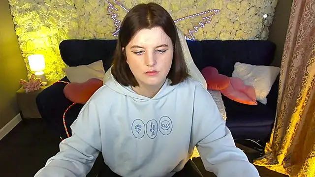 KristiFoxy online show from March 17, 6:17 am