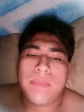 Snapshot of DaniEl_hdz00 chatting on March 16, 8:51 am DaniEl hdz00 online show from March 16, 8:51 am