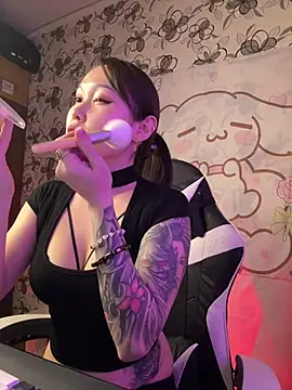 Snapshot of YukiiTYAN chatting on February 12, 4:35 pm YukiiTYAN online show from February 12, 4:35 pm