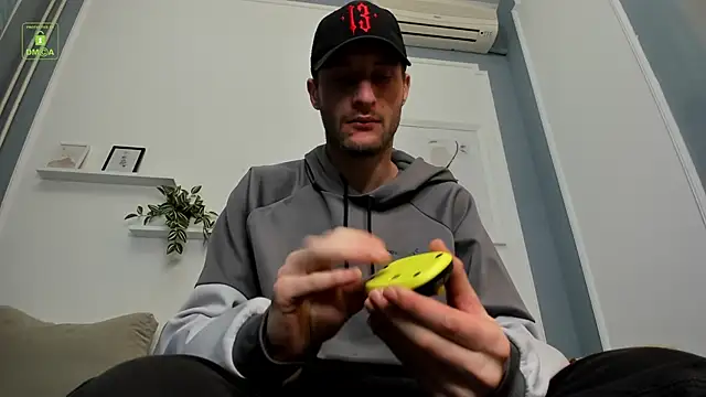 Snapshot of Deymond_Russo chatting on February 27, 5:24 pm Deymond Russo online show from February 27, 5:24 pm