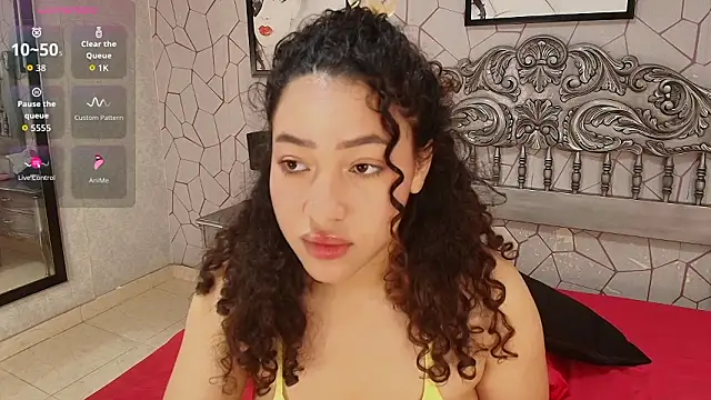 Snapshot of meganrousx chatting on March 4, 12:33 pm meganrousx online show from March 4, 12:33 pm