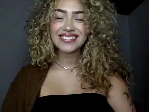 Maddy Beluci online show from March 5, 5:03 am