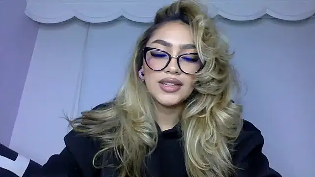 Maddy Beluci online show from July 2, 10:27 pm