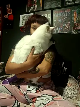 Snapshot of GingerLara chatting on March 4, 1:55 am GingerLara online show from March 4, 1:55 am