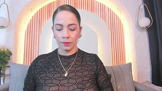 violet scott  online show from June 27, 10:53 am