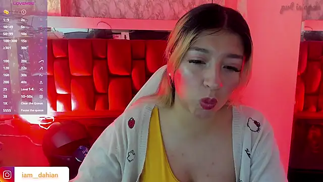 Dahiana Dmour  online show from June 21, 1:57 pm