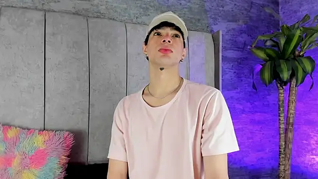 Snapshot of Elbombondelcircuit chatting on February 27, 11:54 am Elbombondelcircuit online show from February 27, 11:54 am