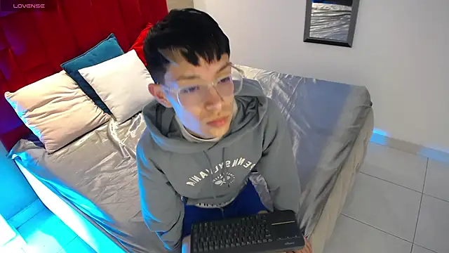 Skinny Office online show from March 9, 9:19 pm