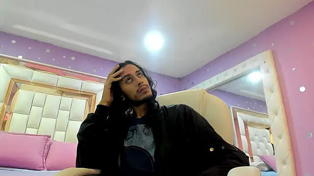 Snapshot of Goldentemptation_ chatting on June 22, 8:39 pm Goldentemptation online show from June 22, 8:39 pm