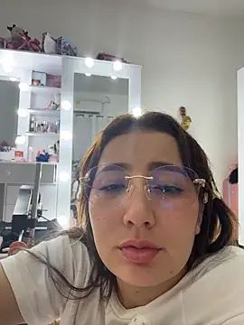 Snapshot of Arya___ chatting on February 4, 4:13 pm Arya online show from February 4, 4:13 pm