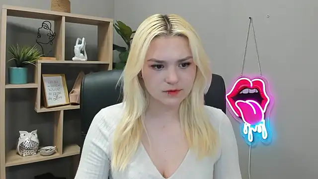 SweetLilyxo online show from June 3, 6:27 am