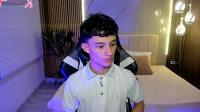 Snapshot of Patrick_Howland_ chatting on February 15, 3:25 am Patrick Howland online show from February 15, 3:25 am