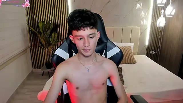 Snapshot of Patrick_Howland_ chatting on February 15, 7:51 am Patrick Howland online show from February 15, 7:51 am