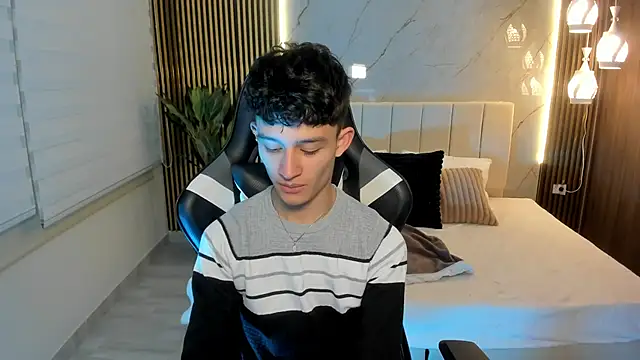 Snapshot of Patrick_Howland_ chatting on February 17, 3:25 am Patrick Howland online show from February 17, 3:25 am