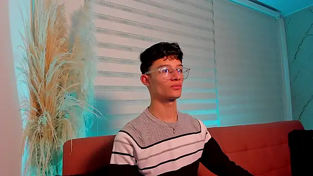 Snapshot of Patrick_Howland_ chatting on March 1, 3:41 am Patrick Howland online show from March 1, 3:41 am