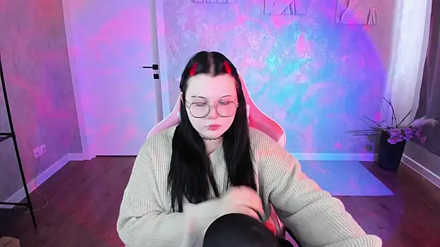 Kira G0ld online show from April 9, 1:05 am