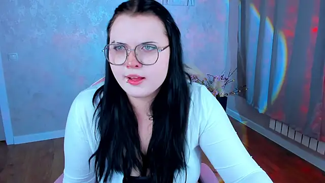 Kira G0ld online show from April 12, 9:25 am