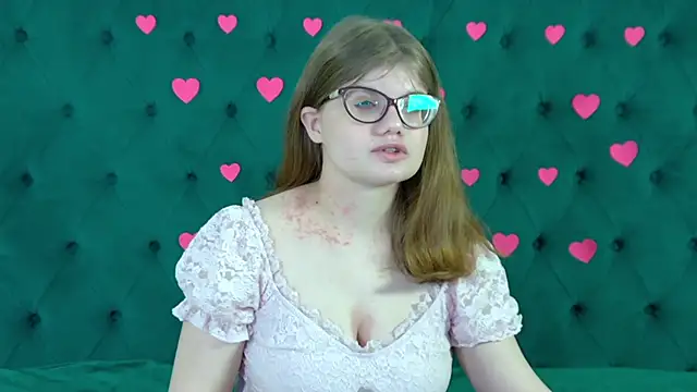 Snapshot of ChloeHalses chatting on February 13, 5:25 am ChloeHalses online show from February 13, 5:25 am