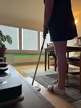 Snapshot of hungryMaya chatting on February 5, 10:20 am hungryMaya online show from February 5, 10:20 am