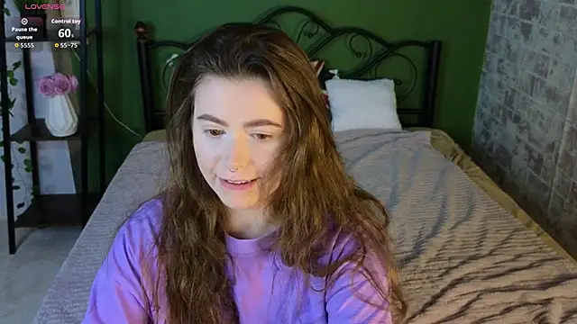 LovingWhisperr online show from April 16, 6:36 am