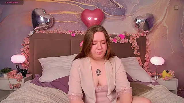 Snapshot of RachelDiRose chatting on February 11, 3:17 pm RachelDiRose online show from February 11, 3:17 pm