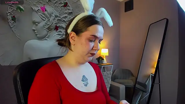 Snapshot of RachelDiRose chatting on February 24, 3:43 pm RachelDiRose online show from February 24, 3:43 pm