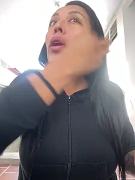 Snapshot of Emma_Sanz__ chatting on March 4, 12:44 pm Emma Sanz online show from March 4, 12:44 pm