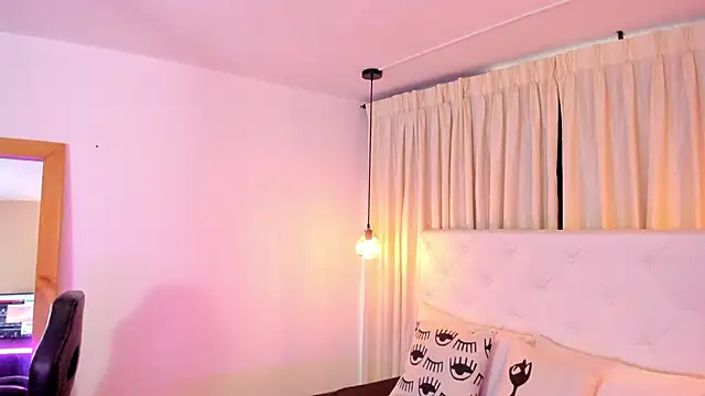 Snapshot of Demon_lala chatting on February 10, 12:20 pm Demon lala online show from February 10, 12:20 pm