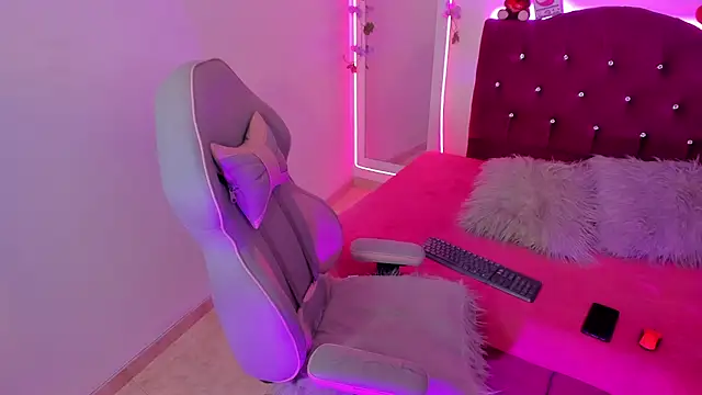 Snapshot of Sweetx__cherry chatting on February 12, 1:17 pm Sweetx cherry online show from February 12, 1:17 pm