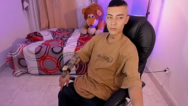 Dereck Boy  online show from May 11, 4:07 am
