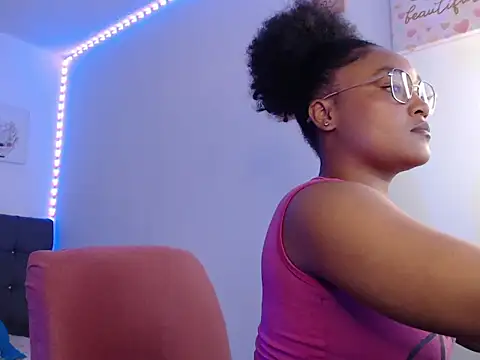 latin riahnna jp online show from April 9, 3:28 am