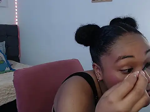 latin riahnna jp online show from April 12, 3:00 am