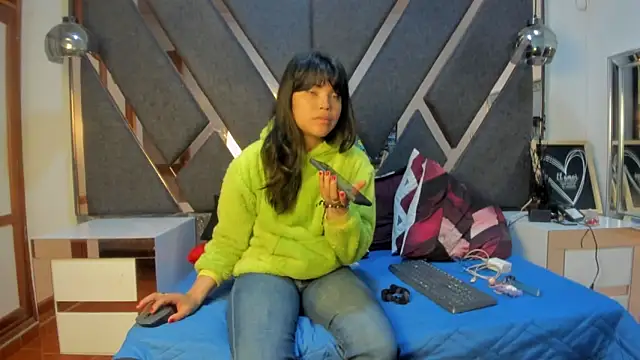 Maggyx online show from May 11, 1:28 pm