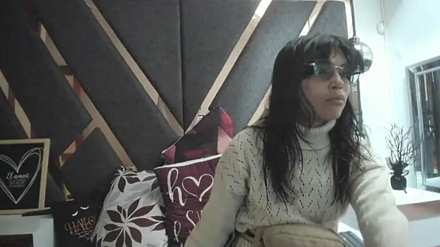 Maggyx online show from May 25, 1:17 pm