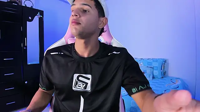 Snapshot of Adrian_Prime_ chatting on February 24, 7:23 pm Adrian Prime online show from February 24, 7:23 pm