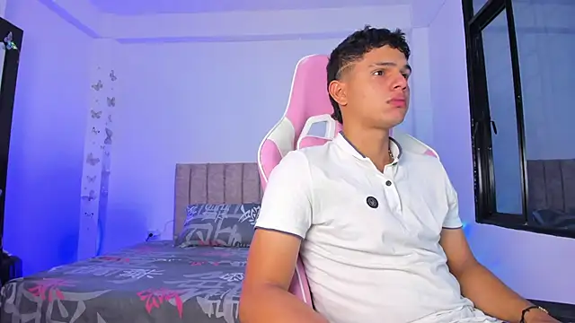 Snapshot of Adrian_Prime_ chatting on March 3, 7:09 pm Adrian Prime online show from March 3, 7:09 pm