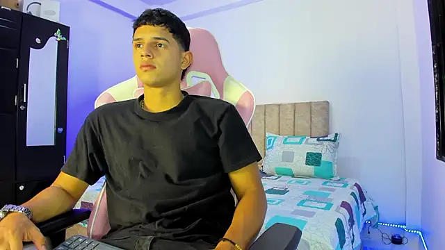 Snapshot of Adrian_Prime_ chatting on March 4, 6:47 pm Adrian Prime online show from March 4, 6:47 pm