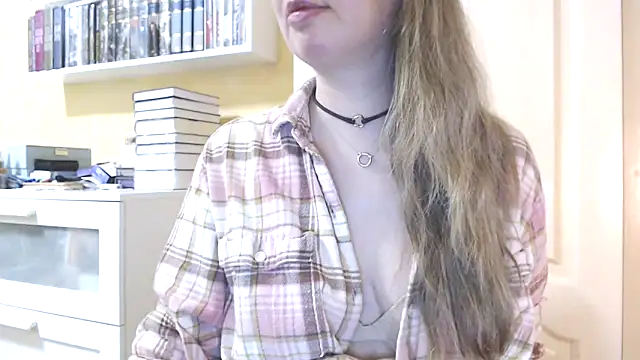 Snapshot of Tasiya chatting on February 22, 7:45 pm Tasiya online show from February 22, 7:45 pm